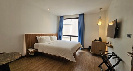 Uno Express Room Type - Deluxe Room