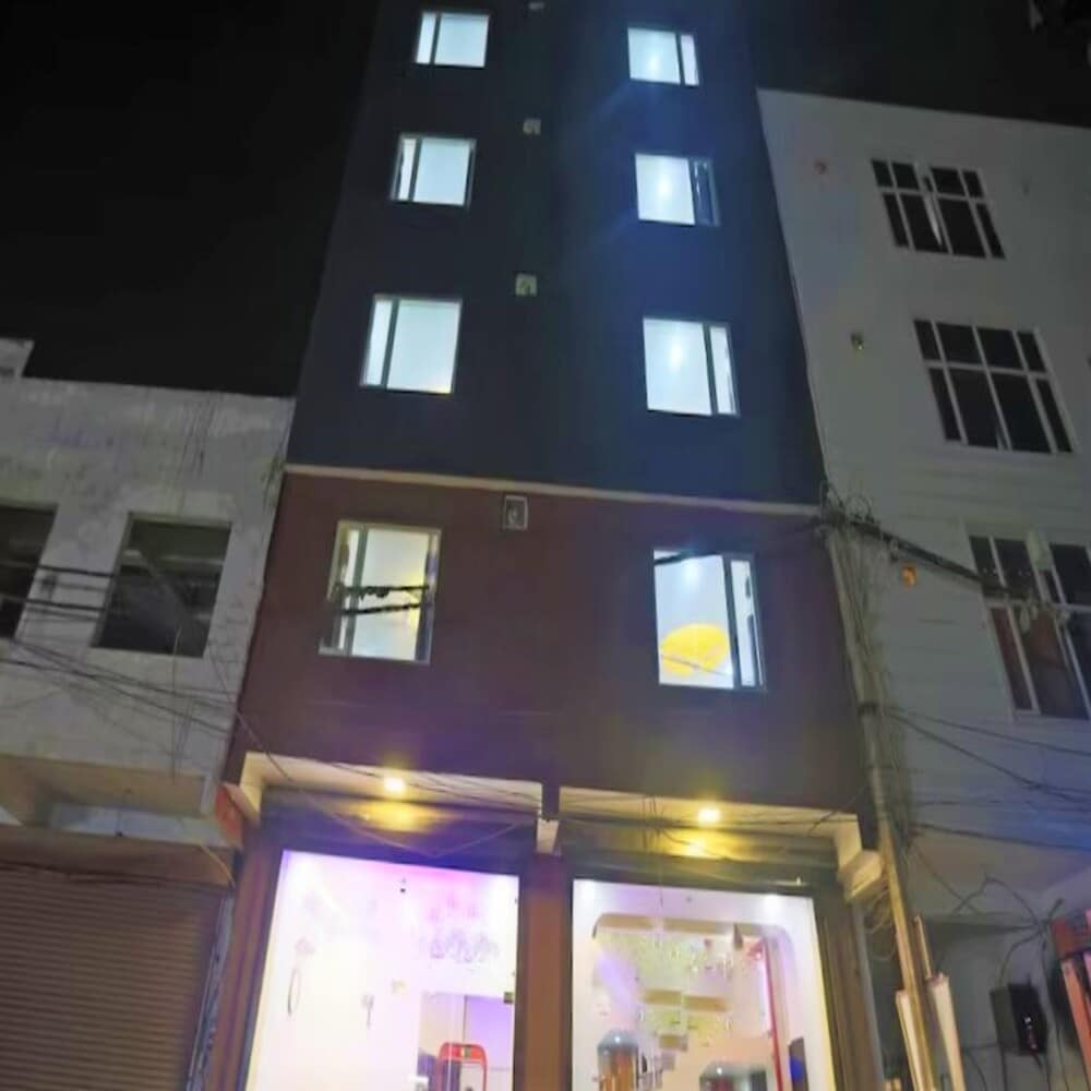 Mauryan Express Hotel Devli Khanpur - Tap to explore photos