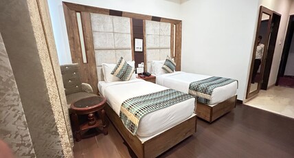 CLARION INN AMPS Room Type - Deluxe (Twin Bed)