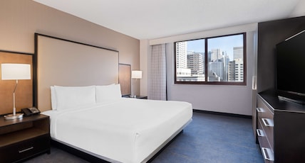 Embassy Suites Chicago Downtown - No Resort Fee Room Type - 1 KG STE ACC TUB NO SMOK