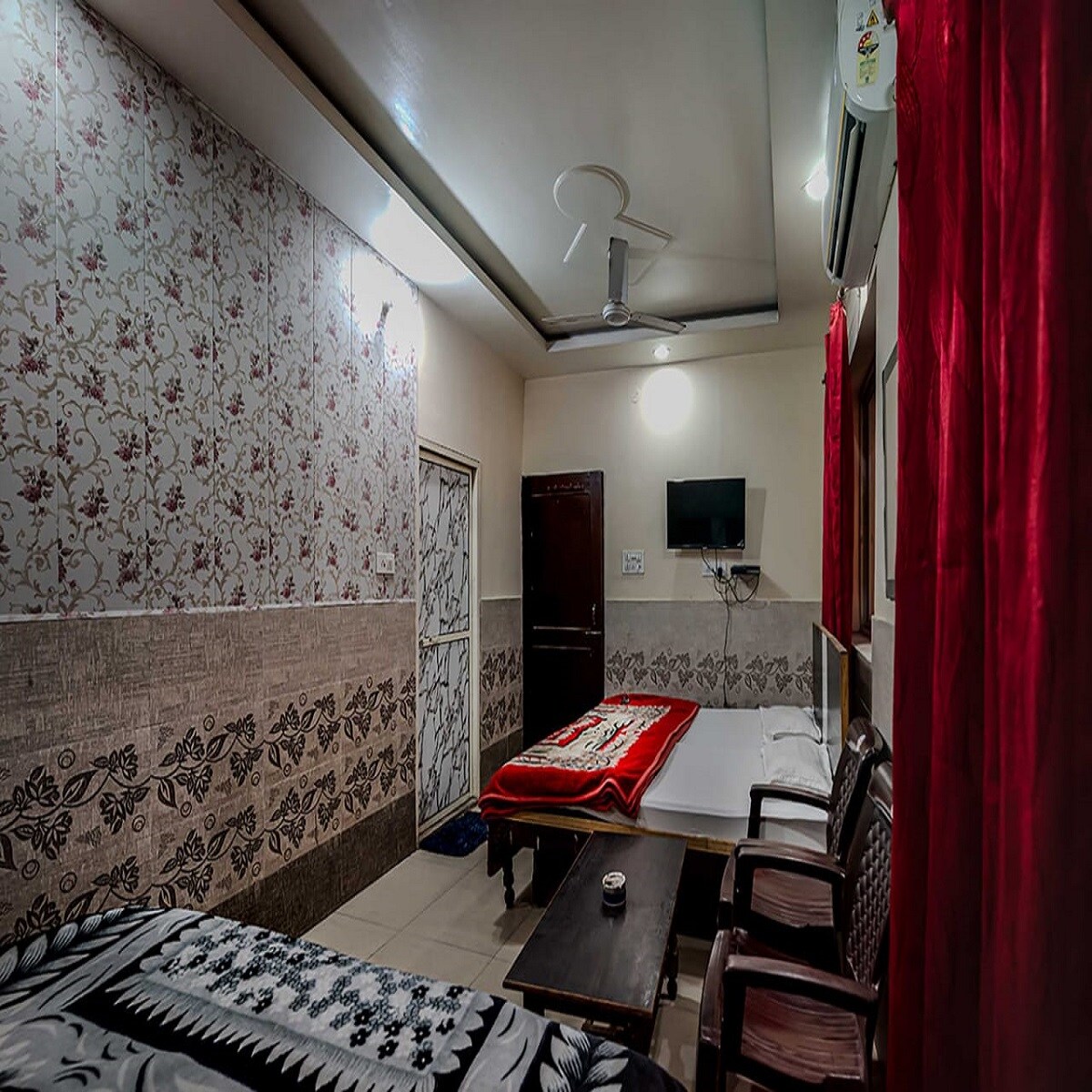 Satyam Lodge - Tap to explore photos