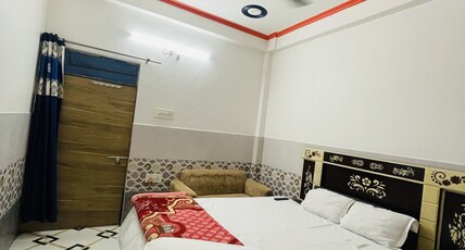 Hotel Sahu Rooms Ayodhya Room Type - Deluxe AC Room
