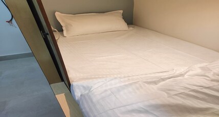 Monkey cap Tourist Room Type - Male Solo Bed - AC Pod