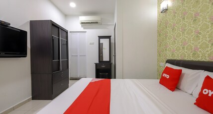 OYO 89497 Dream Nur Hotel Room Type - Deluxe Queen
