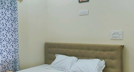 Ganga Kinaare Room Type - Double bed with river view