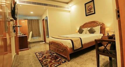 HOTEL VAIBHAV INN Room Type - Deluxe King Size Room HOTEL VAIBHAV INN Room Type - Deluxe King Size Room