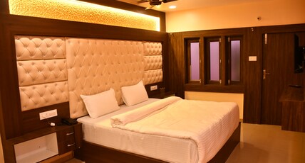 Hotel Krishna Inn Room Type - Super Deluxe Room