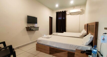 Sri Rathna Temple view INN Room Type - Deluxe Triple