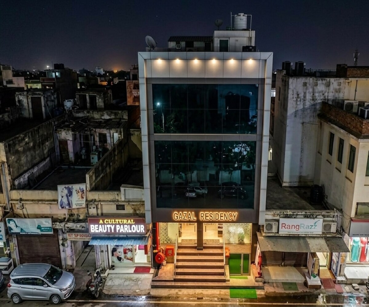 Hotel Gazal Residency Near Badshah Nagar Metro Station - Tap to explore photos
