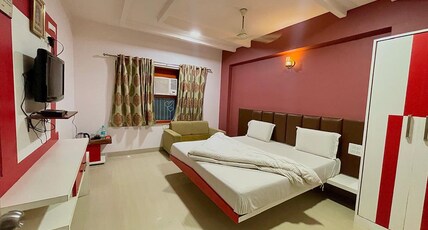 Hotel Ashapura by Sky Stays Room Type - Deluxe Room