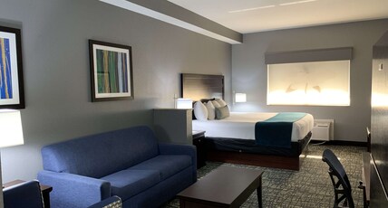 Best Western Plus Olive Branch Hotel & Suites Room Type - Suite-1 King Bed, Non-Smoking, Kitchenette, Work Desk, Sofa, Wi-Fi, Full Breakfast