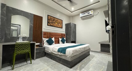 VRINDA ORCHID INN Room Type - Deluxe Double Room
