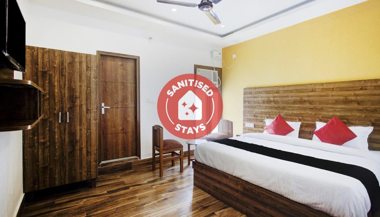 Lushy Days Hotel Nanda - Tap to explore photos