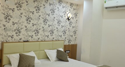 Hotel The Grand Heritage, Junagadh Room Type - Deluxe Room with City View