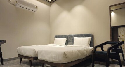 Hotel Aam Bagh Room Type - Deluxe Room