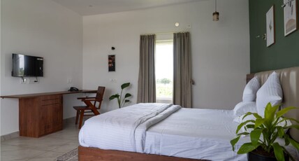 THE FOX RESORT Room Type - Premium Hill view Room
