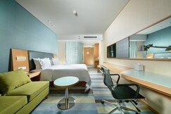 Holiday Inn Express Leshan City Square