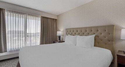 Best Western Cedar Park Inn Room Type - 1 King Bed, Non-Smoking, Executive Room, Work Desk, Microwave And Refrigerator, Wi-Fi, Full Breakfas Best Western Cedar Park Inn Room Type - 1 King Bed, Non-Smoking, Executive Room, Work Desk, Microwave And Refrigerator, Wi-Fi, Full Breakfas