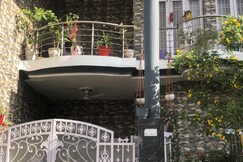 Abhishek Homestay | Rooms & Wi-Fi