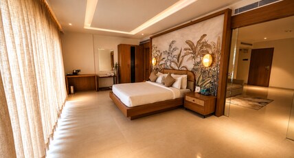 HOTEL SEA ROCK INN Room Type - Suite Room City View