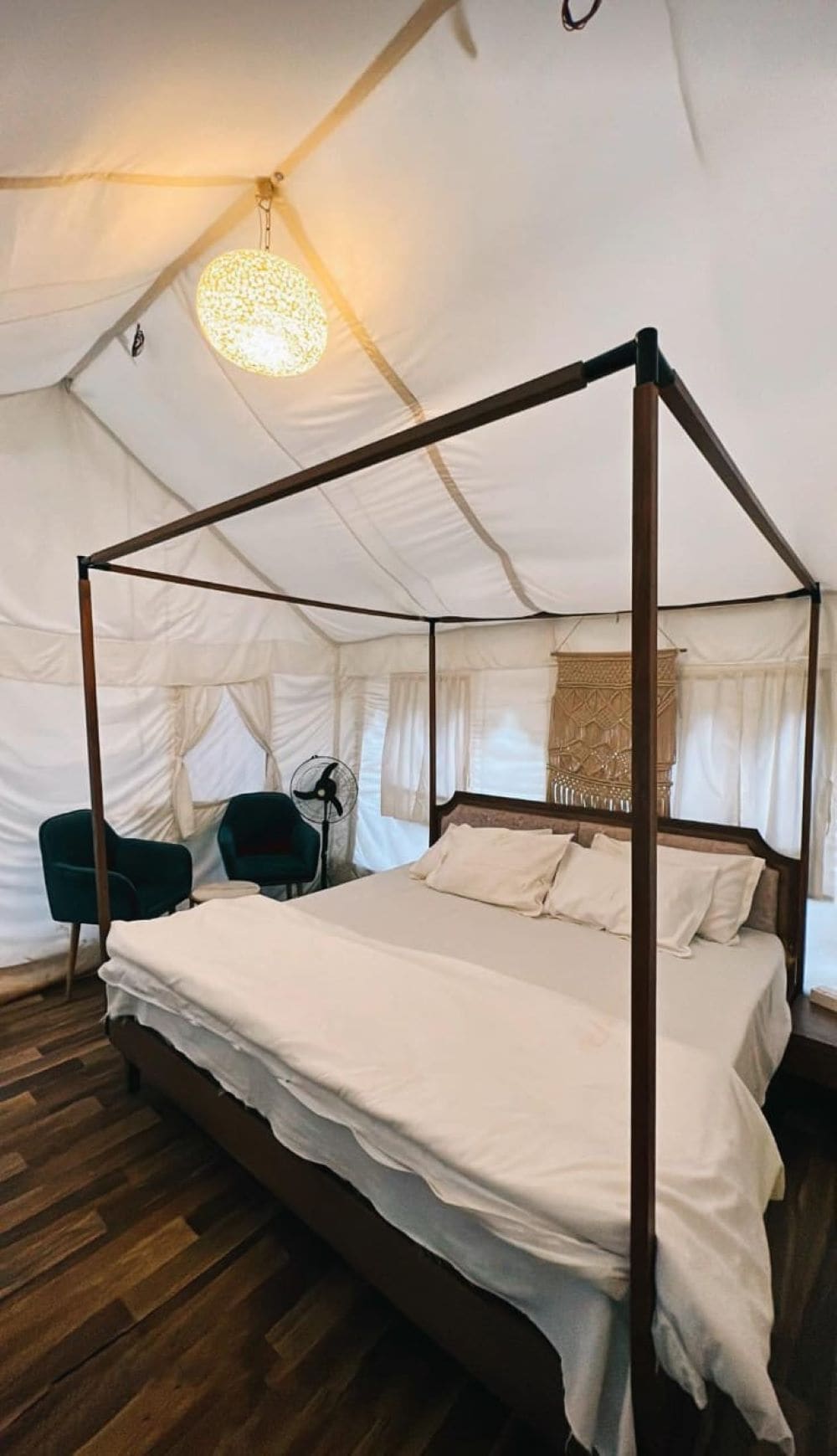 Resort Belamour Retreat - Tap to explore photos