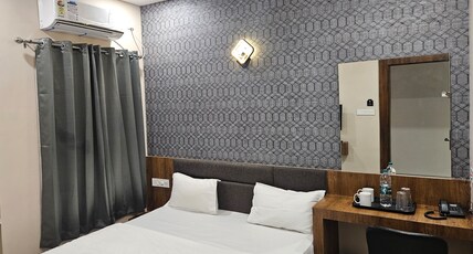 Hotel Rajshree Room Type - Deluxe Room Hotel Rajshree Room Type - Deluxe Room
