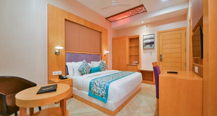 HOTEL YOIS Room Type - Deluxe Room