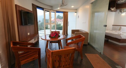 Misty Queen Room Type - Round Villa