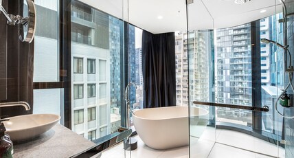 voco Melbourne Central, an IHG Hotel Room Type - 1 King Bed Premium Bath