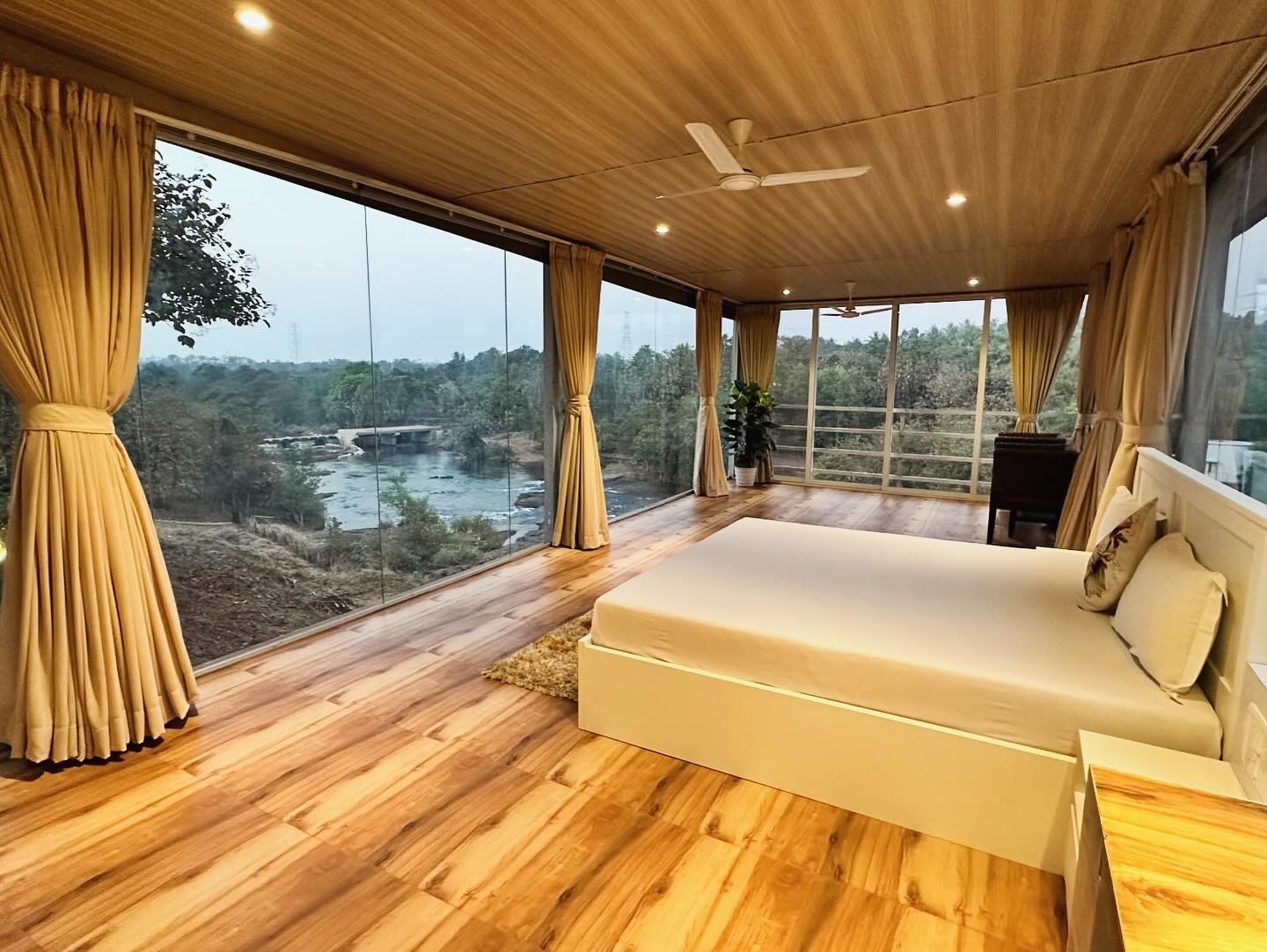 Romys Farm Riverside Getaway - Tap to explore photos