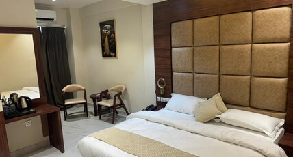 Hotel Asha & Banquet Room Type - Suite Room