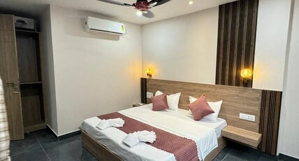 Namay Inn By T And M Hotels Room Type - Deluxe Double Bed Namay Inn By T And M Hotels Room Type - Deluxe Double Bed