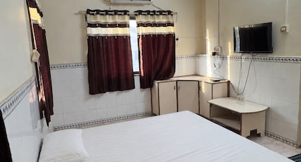 Hotel Shree Jay Amba Deluxe Room Type - AC Deluxe with Private Bath