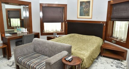 Otara (Luxury Home Stay) Room Type - Deluxe Executive