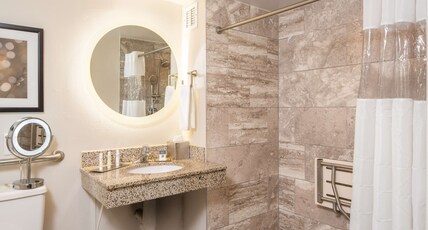 Doubletree by Hilton Laurel, MD Room Type - 2QUEENS MOB HEAR ACC RISHW