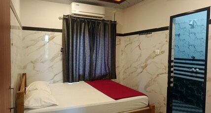 Rajathagiri Homestay Room Type - Standard Double Room AC