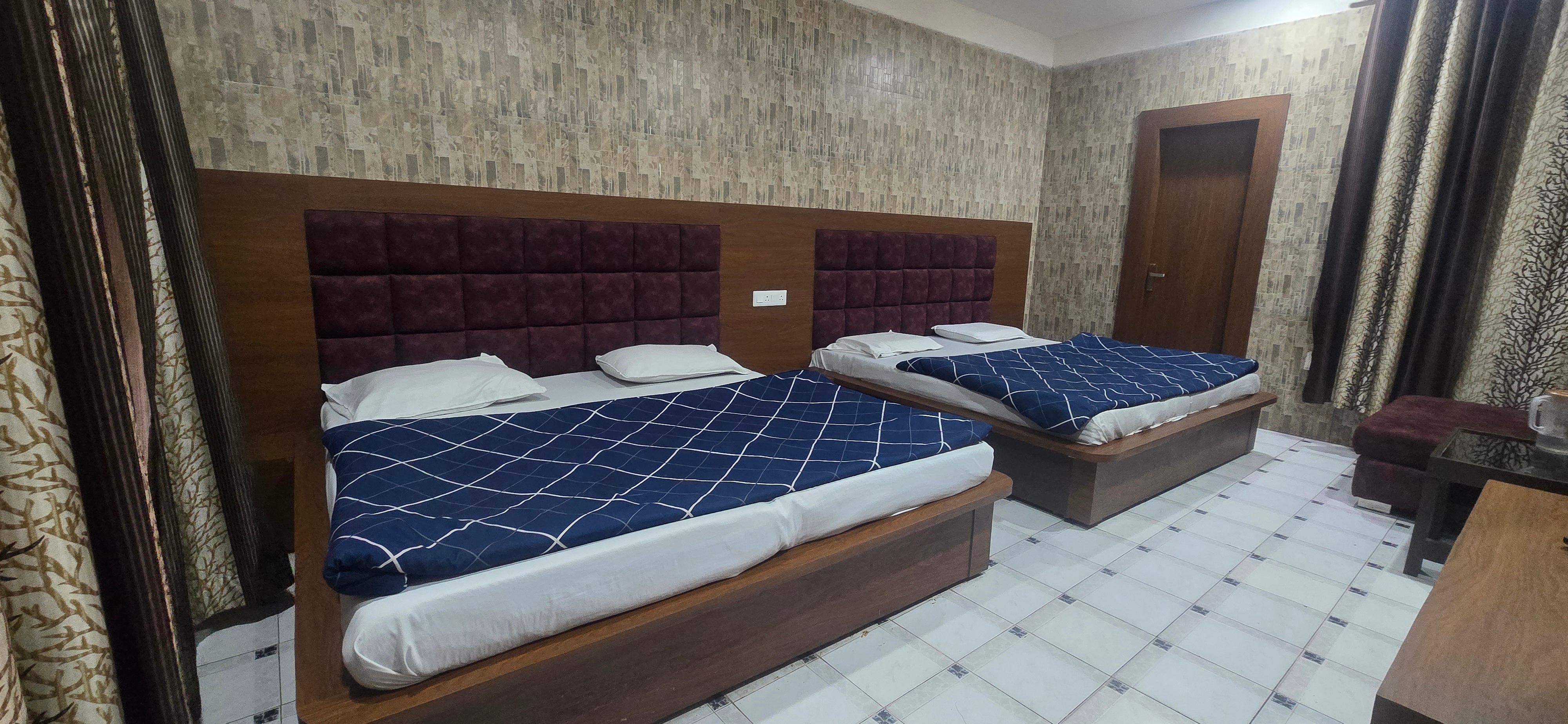 Hotel Narayan, Near Yatra Parchi Counter - Tap to explore photos