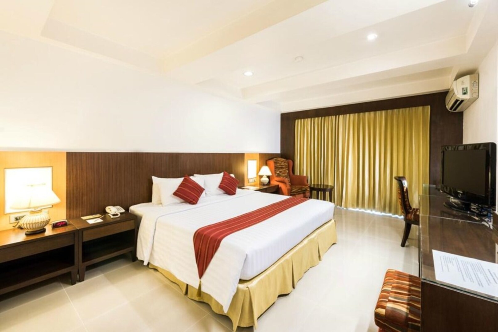 iCheck inn Mayfair Pratunam - Tap to explore photos