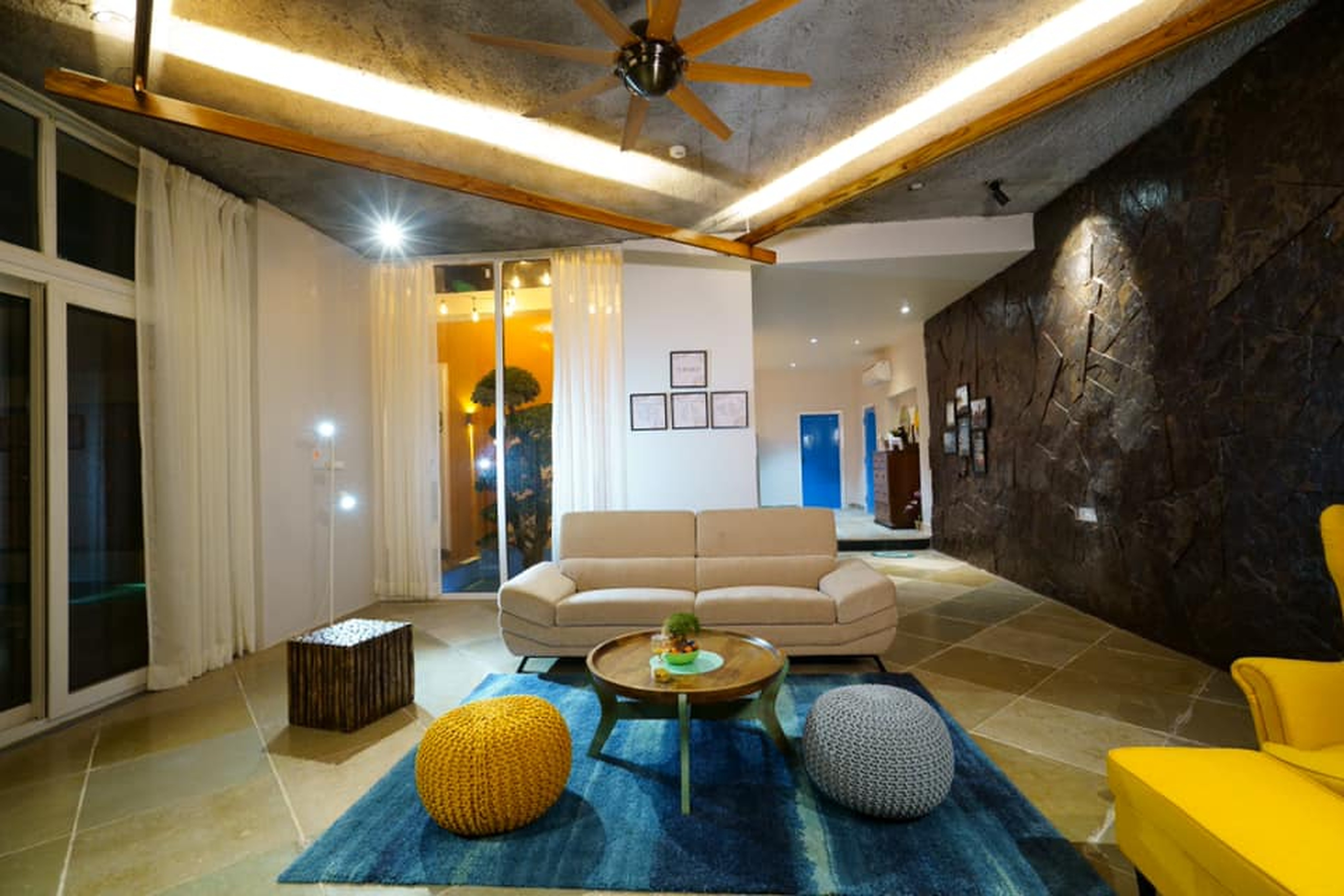 VVilla - Tap to explore photos