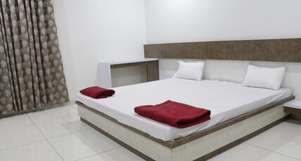 Hotel Lakhdatar Inn Room Type - Deluxe Room With City View