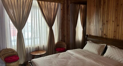 Dorjee homestay Room Type - Non view room