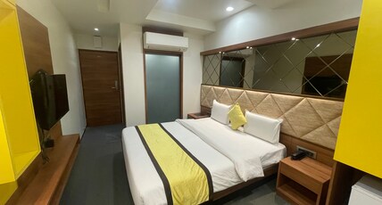 The Orchid Hotel Room Type - Deluxe Double Bed Ac