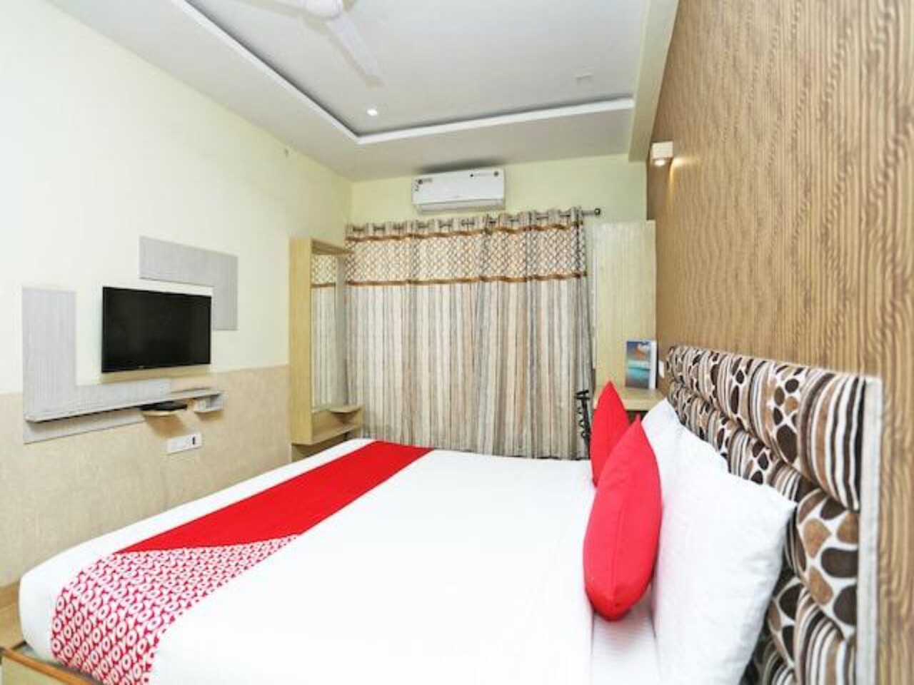Hotel Shree Balram International - Tap to explore photos