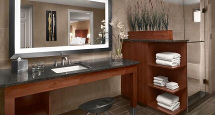 DoubleTree by Hilton Akron Fairlawn Room Type - 2 QUEEN BED SUITE