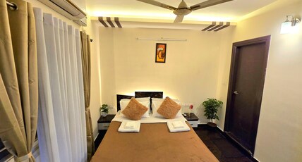 Purple Door Luxurious AC 1 BHK Couple Friendly Room Type - Purple Door Luxurious AC 1 BHK Couple Friendly