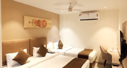 HOTEL CAMELLIA GRAND Room Type - Family Room (2King Size Bed)