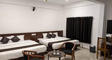 Casa Creek Inn Rooms and Pool Room Type - Family Room