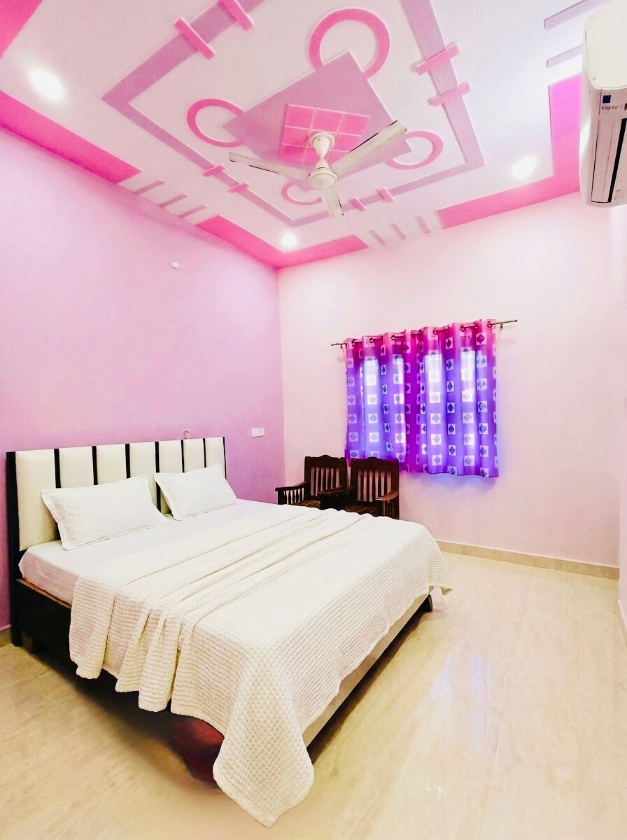 Ram ji guest house - Tap to explore photos