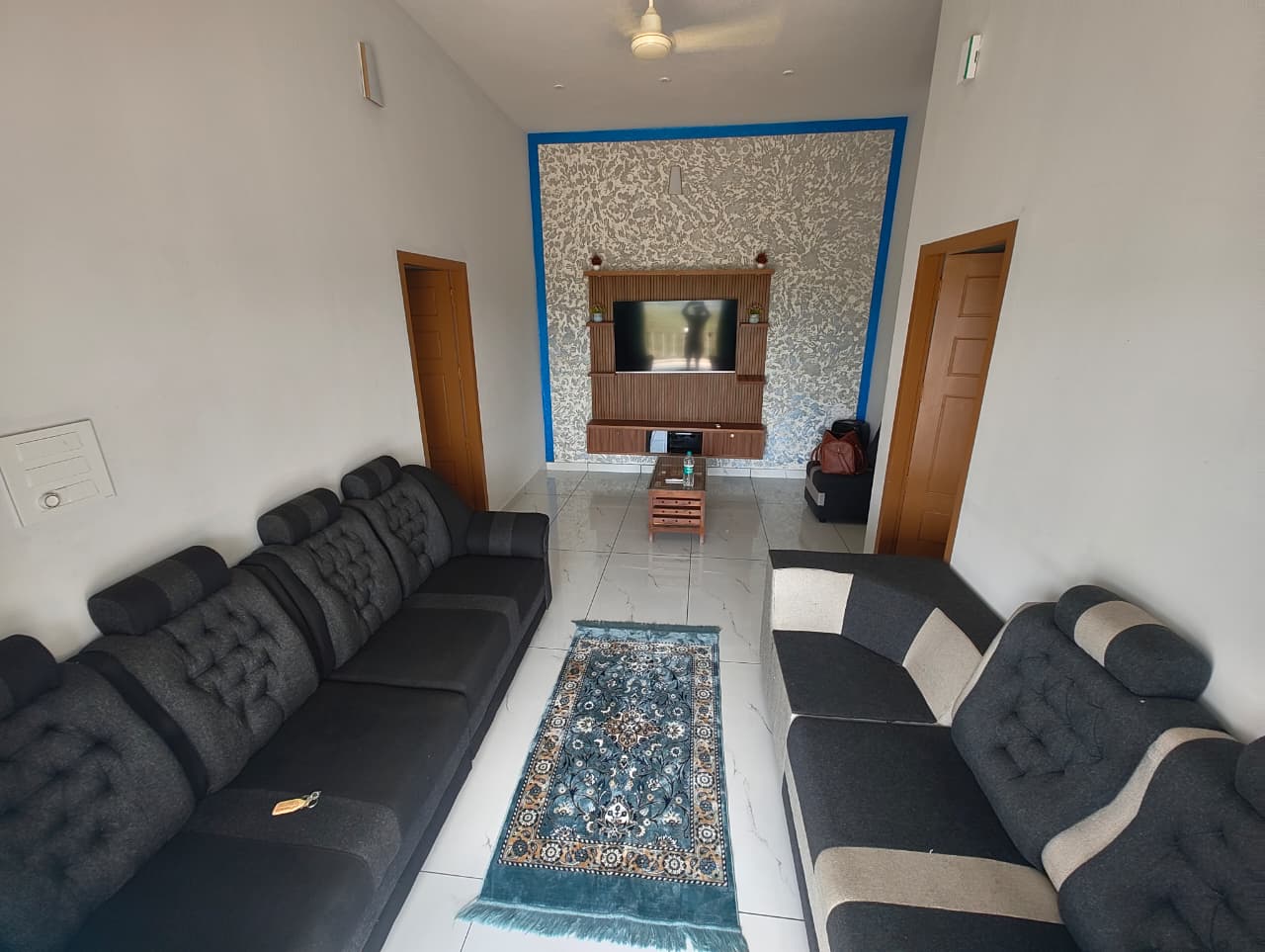 Mayflower villa 3BHK Stay with Valley View - Tap to explore photos