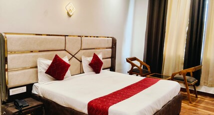 Hotel Royals, Zirakpur Room Type - Deluxe Room Hotel Royals, Zirakpur Room Type - Deluxe Room